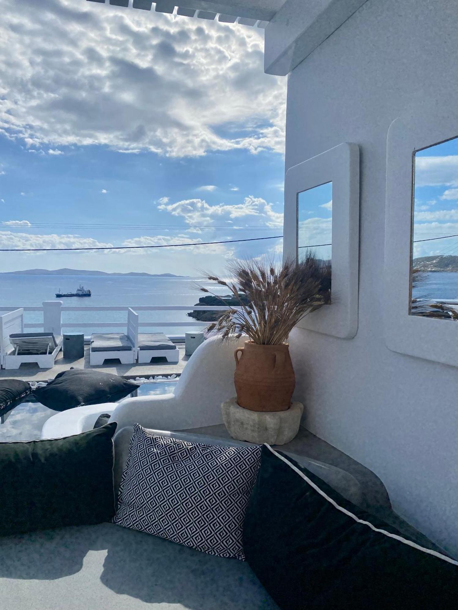 Aparthotel Flaskos Luxury Suites